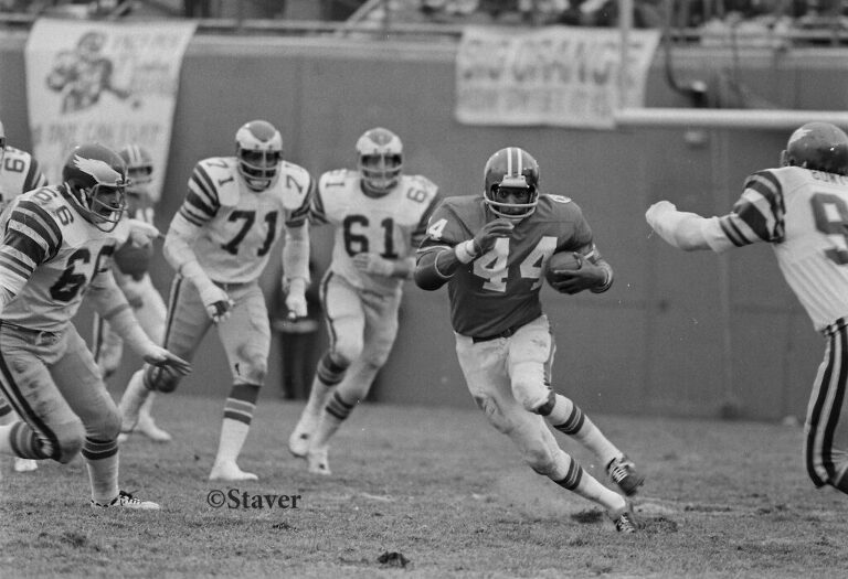 Floyd Little open field running vs the Philadelphia Eagles.